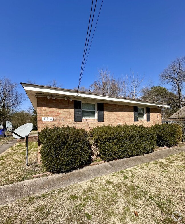 Building Photo - Updated Duplex in Overbrook Neighborhood