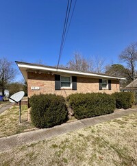 Building Photo - Updated Duplex in Overbrook Neighborhood