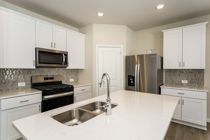 Building Photo - 831 Wisteria Ln