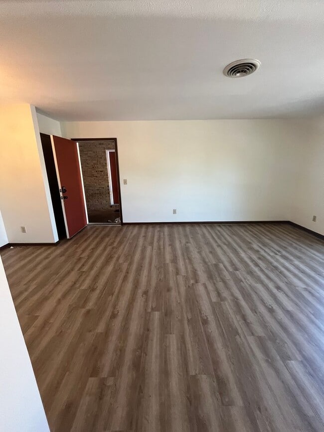 Building Photo - 2 Bed, 1 Bath - In Harrisonburg!
