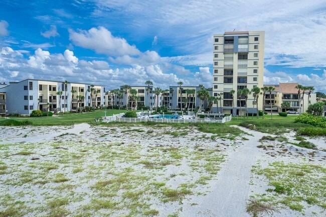 Building Photo - VENICE ISLAND! 2BR/2BA Condo in a Gated, Gulf front Community