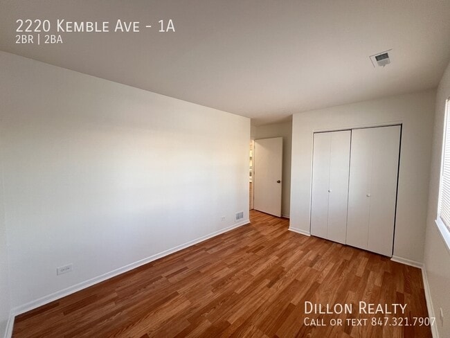 Building Photo - 2220 Kemble Ave