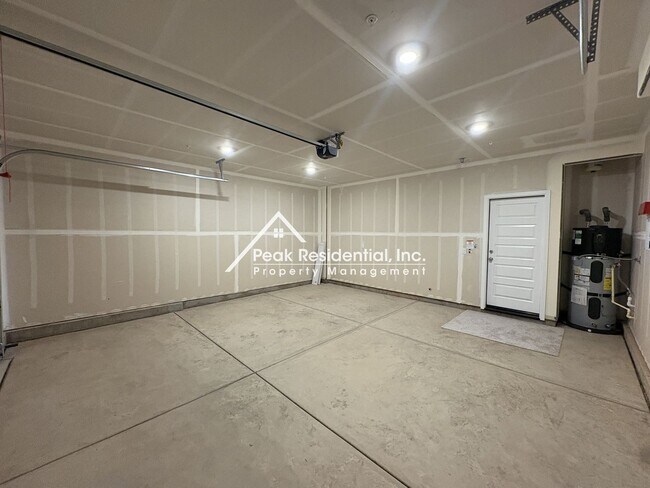 Building Photo - 12636 Hereford Ave