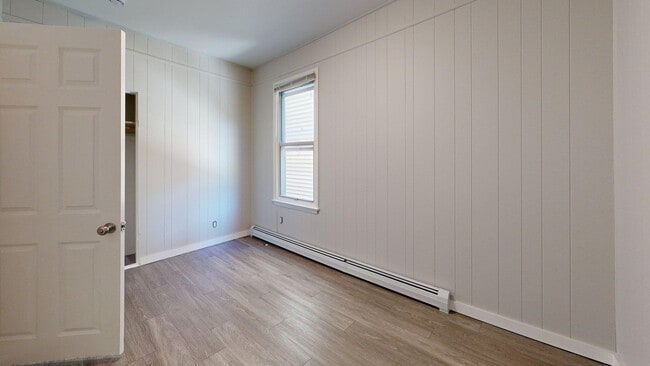 Building Photo - 346 Chelsea St