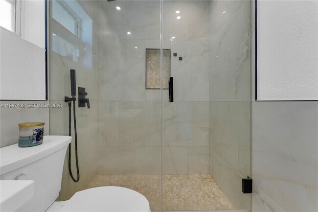 Building Photo - 6924 NW 8th Ct