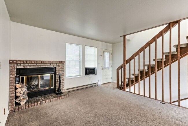 Building Photo - 3200 Azalea Dr