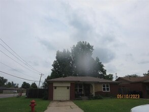 Building Photo - 5020 Memory Ln