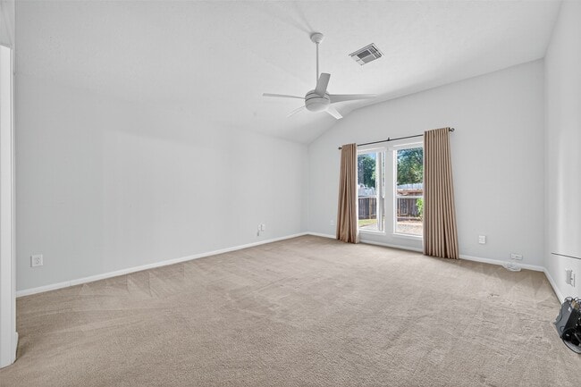 Building Photo - 14007 Hillingdale Ln