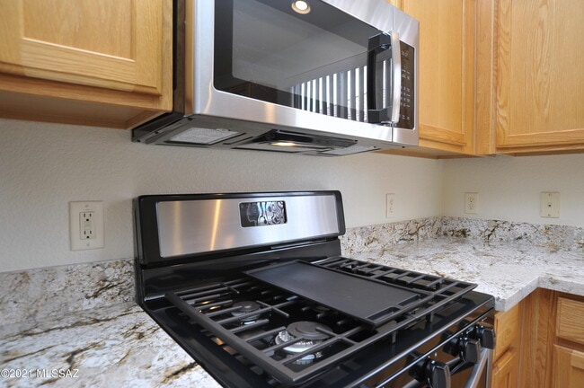 Building Photo - 2633 W Cezanne Cir