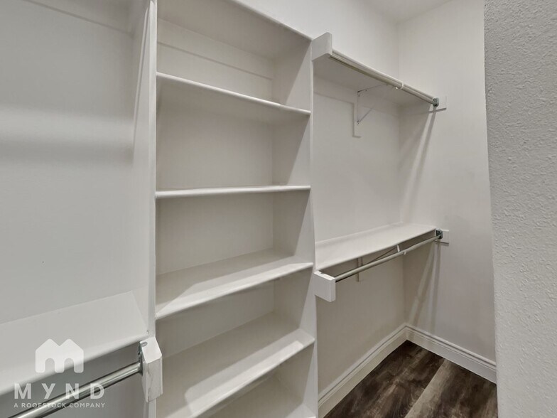 Building Photo - 1021 Pebble Pass