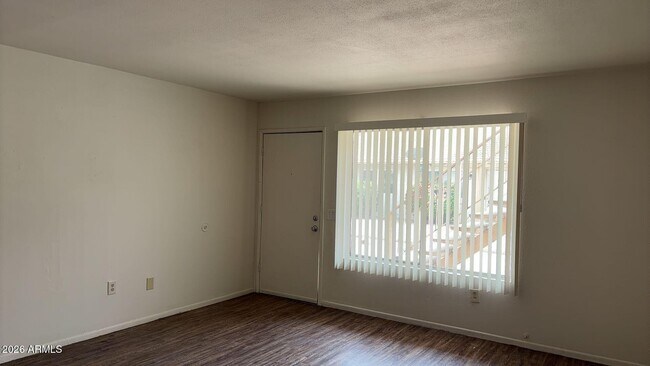 Building Photo - 4418 N 53rd Ln