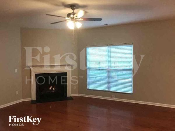 Building Photo - 6004 Springs St