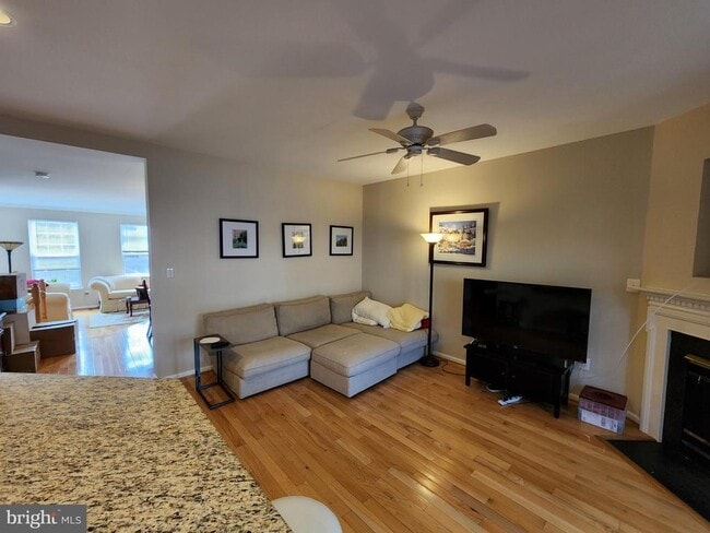 Building Photo - 47706 Bowline Terrace