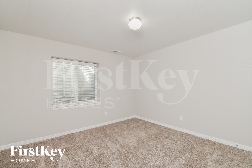 Building Photo - 7495 Araia Dr