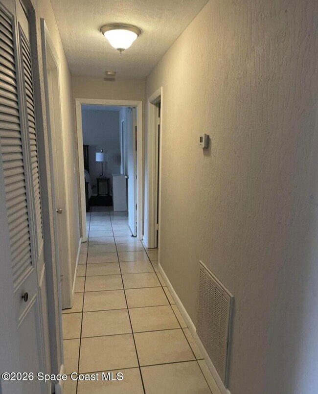 Building Photo - 2101 Forest Knoll Dr NE