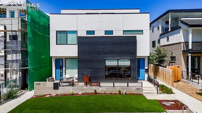 Primary Photo - 1231 Newton St