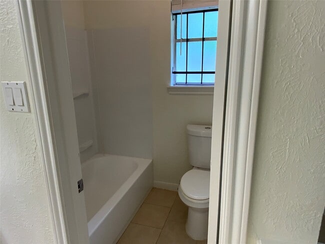 Building Photo - 7710 Ashmole Ln