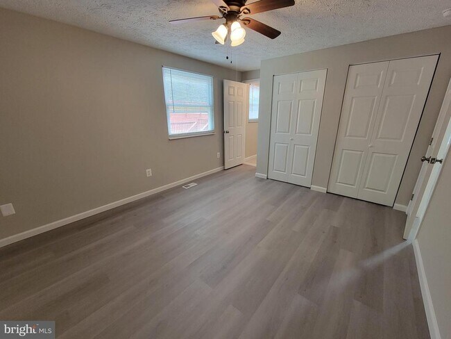 Building Photo - 7598 Springfield Hills Dr