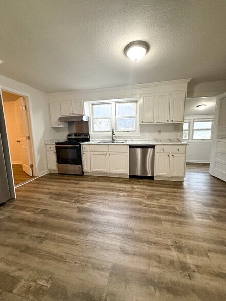 New Appliances - 517 Woodward Ave