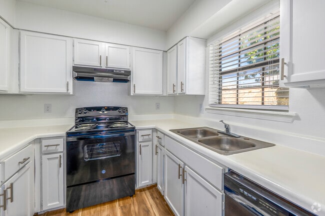 2BR, 1.5BA - 1,100SF - Kitchen - La Mesa Pearl