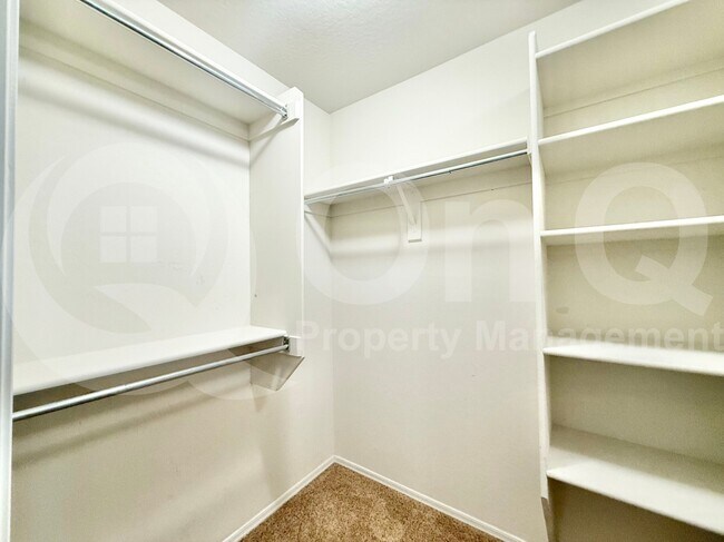Building Photo - 3159 E Chisum Ln