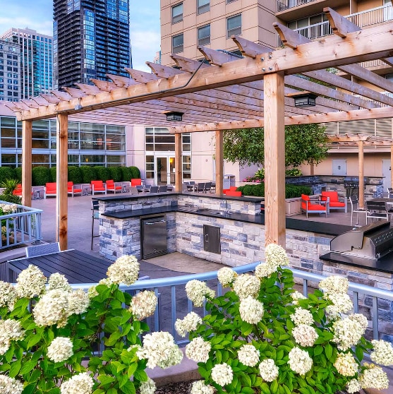 Building Photo - 601 N State St