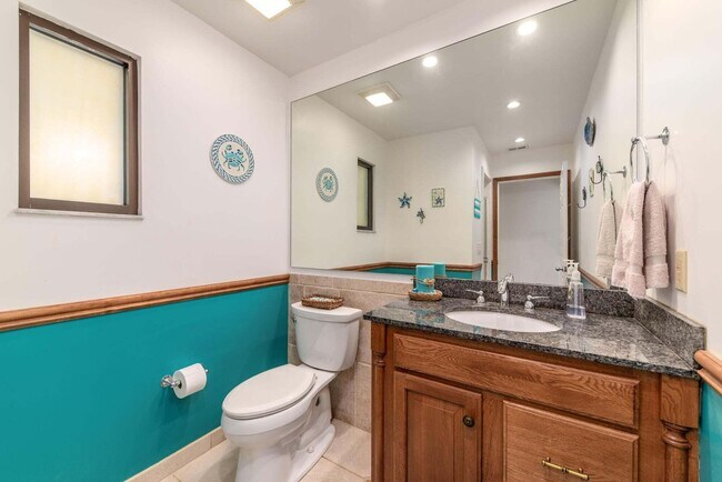 Building Photo - 2341 NW Bay Colony Ct