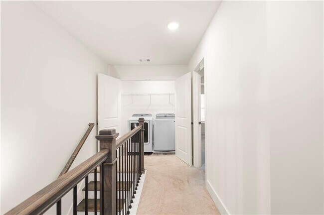 Building Photo - 5873 Greystone Dr