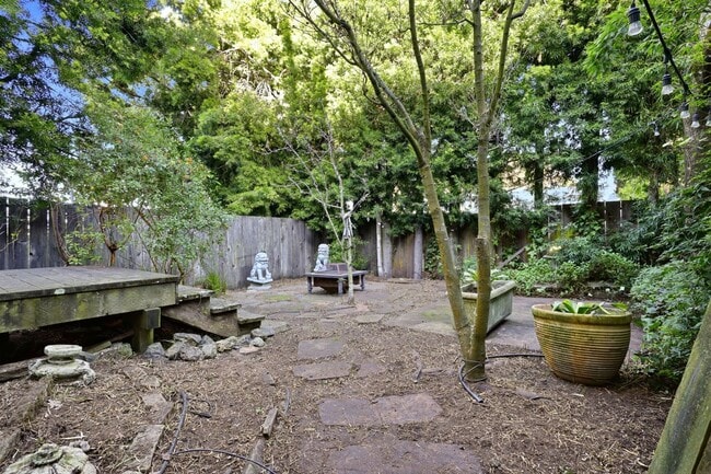 Building Photo - Spacious Two Bedroom Condo in Potrero Hill - Please Contact for Showing Availability!