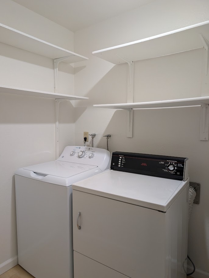 In-unit washer/dryer - 398 Parrott St