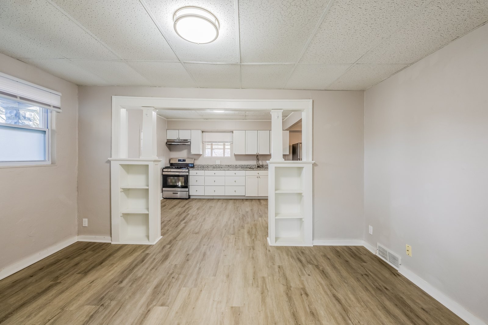 Building Photo - 349 James St