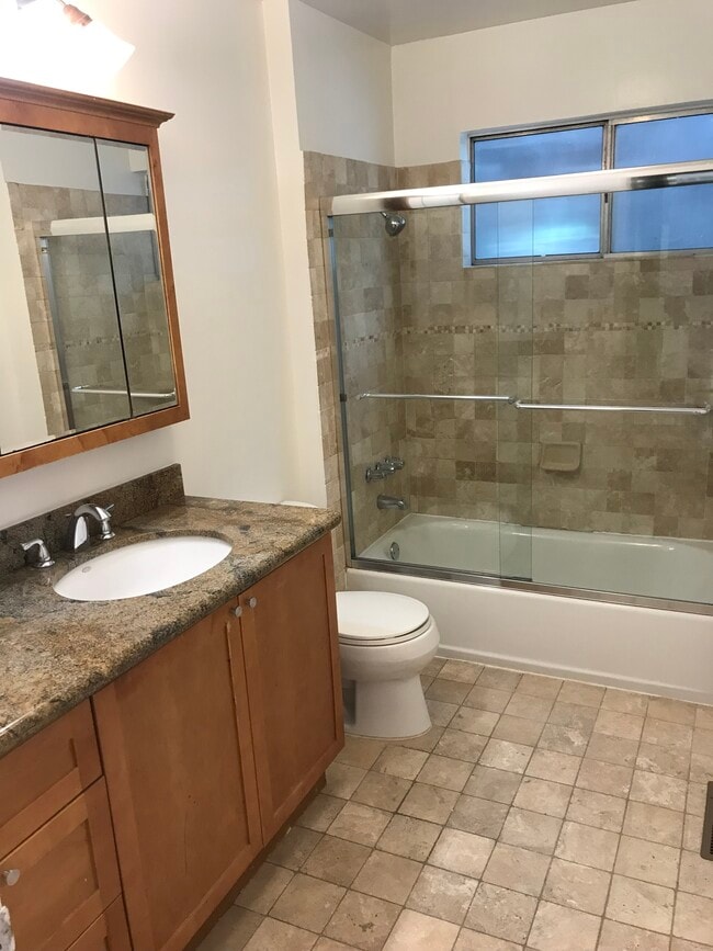 Building Photo - 1721 Arrowhead Dr