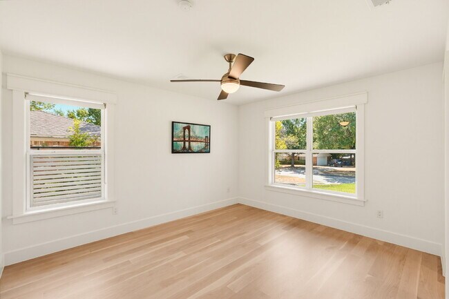 Building Photo - Modern Preston Hollow-Area Home with Resort-Style Services