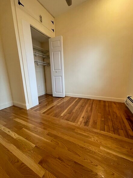 Building Photo - 45 School St