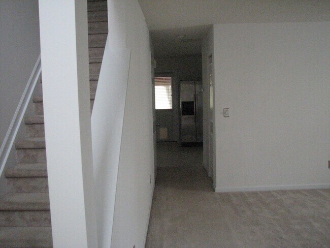 Building Photo - Gorgeous Brick Home with Golf Course / Lak...