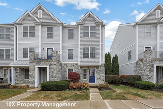 Building Photo - 1442 Bloomington Blvd