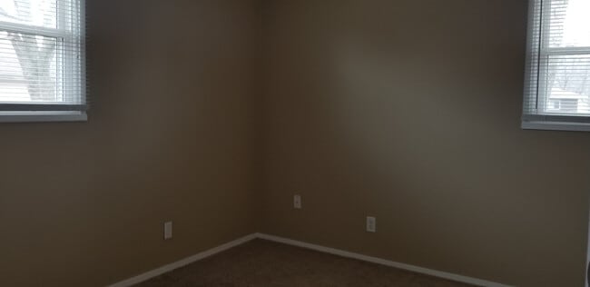 Building Photo - 3 Bedroom Ranch