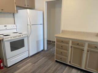 Building Photo - 2005 Vine St