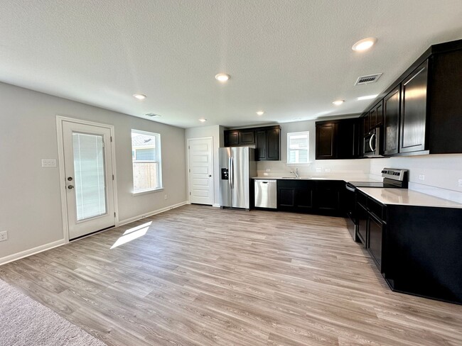 Building Photo - COMING SOON - Stunning 3 Bed, 2.5 Bath Hom...