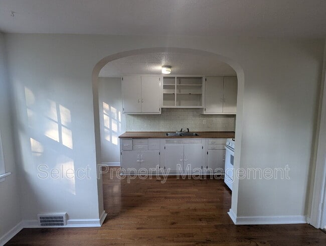 Building Photo - 1226 Elmwood Ave