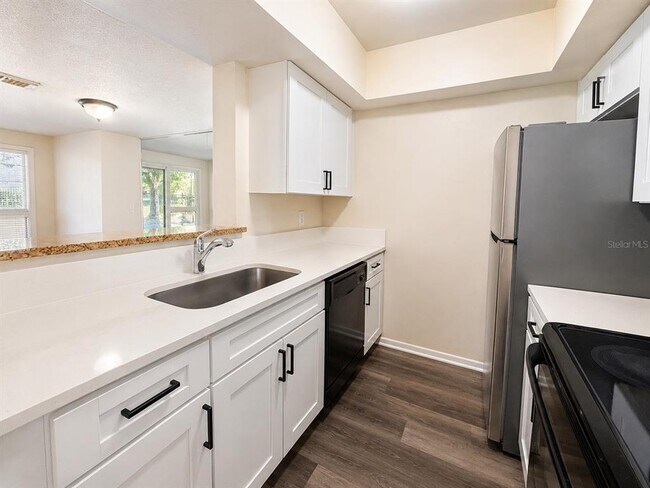 Building Photo - 5967 Windhover Dr