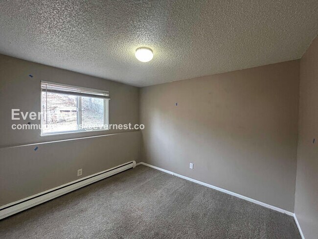 Building Photo - 1075 Magnolia St