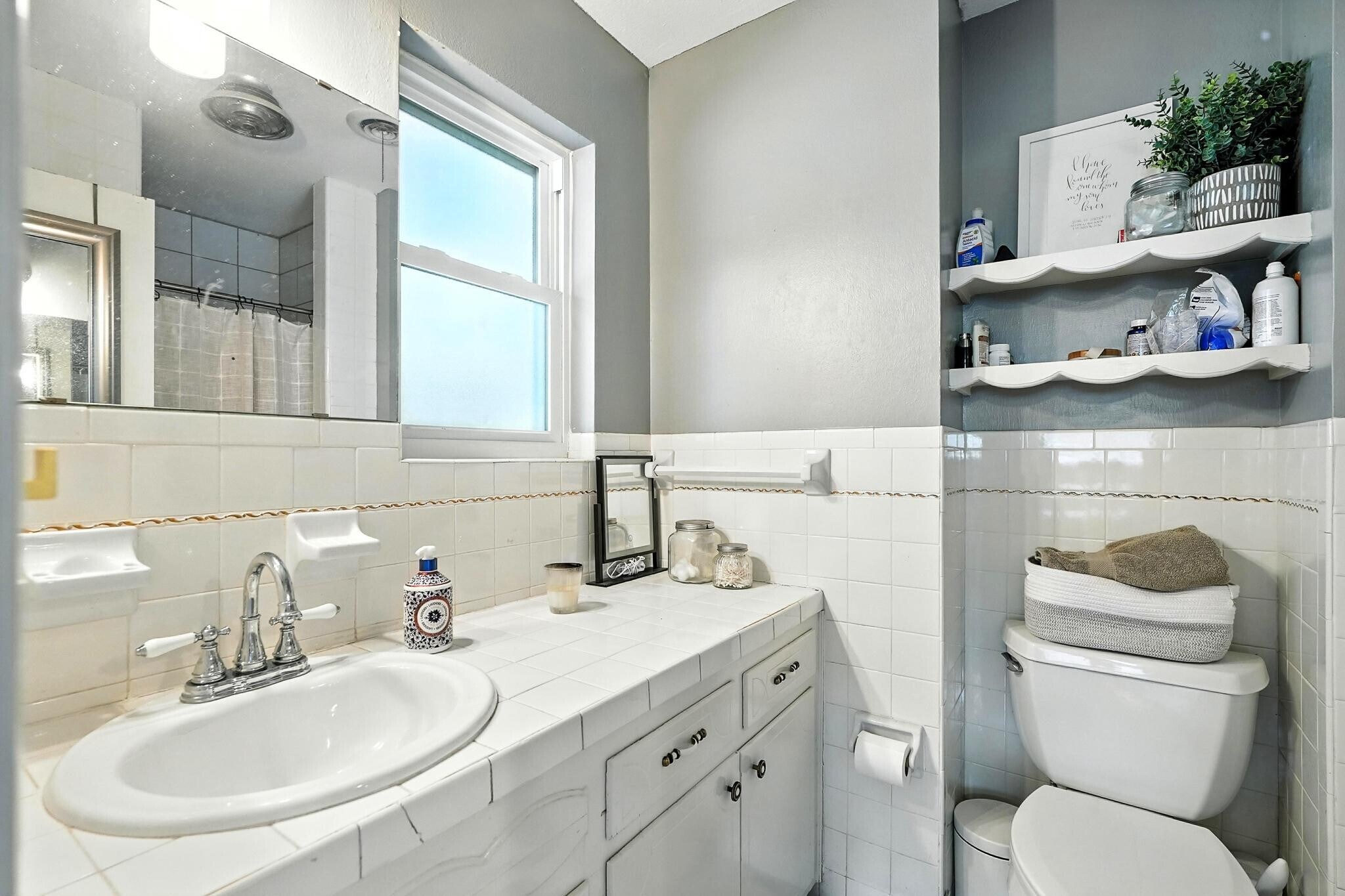 Building Photo - 3026 Ventura Dr