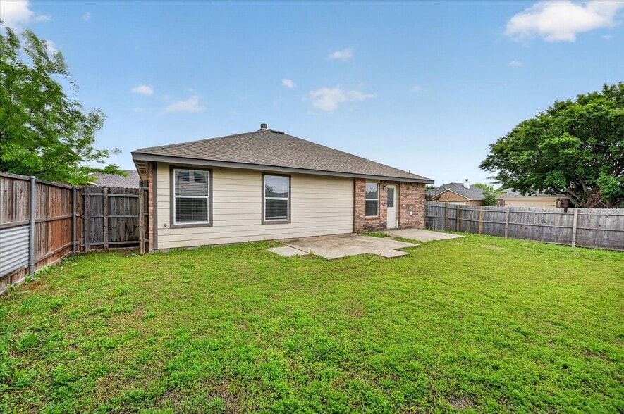 Building Photo - 1201 Lambert Dr