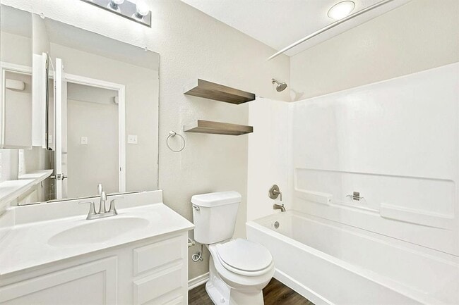 Building Photo - 2246 Perkins Pl