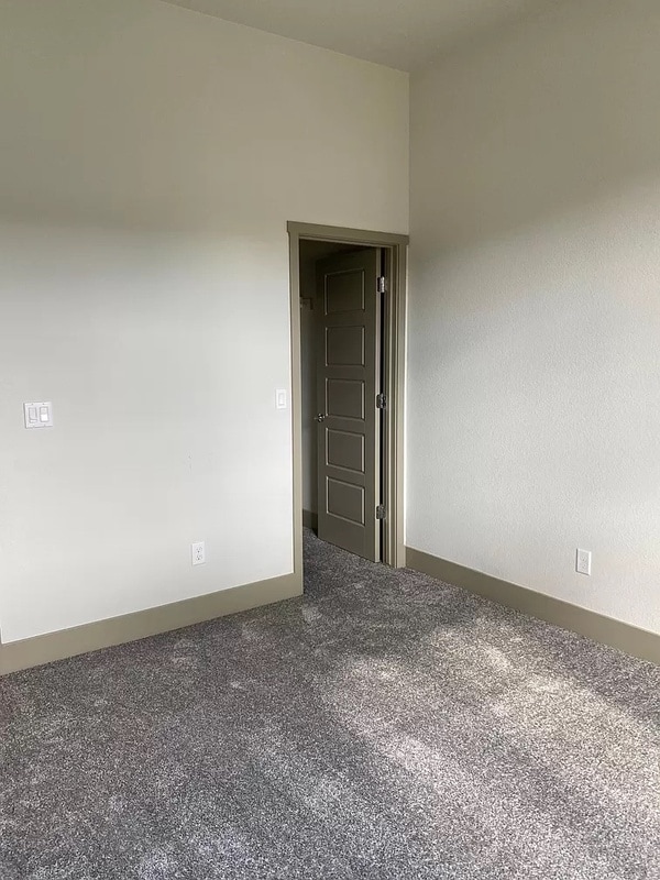 Building Photo - 2467 Valverde Dr