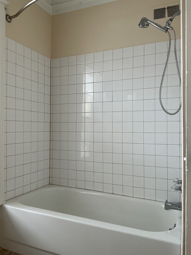 Building Photo - 30 Strathallen