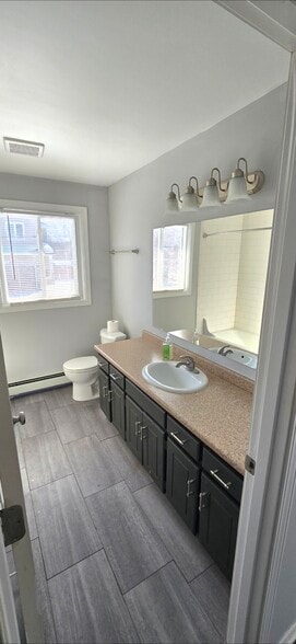 Bathroom with spacious cabinets - 4664 Suffolk Rd