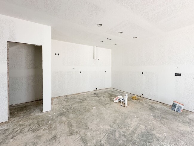 Building Photo - 4305 W Bronco Dr