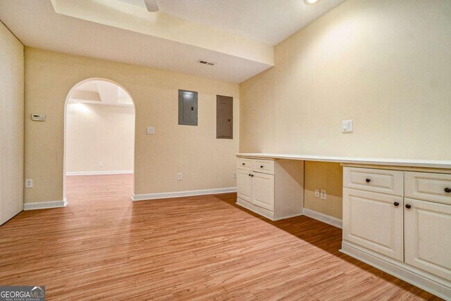 Building Photo - 4893 Delford Ct